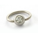 Titanium ring witte steen