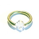 Gouden ring met wit steentje